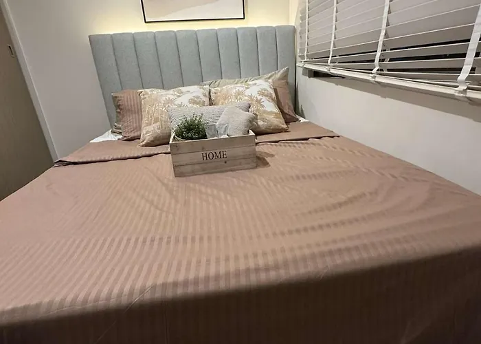 Einjel's Hideaway Manila